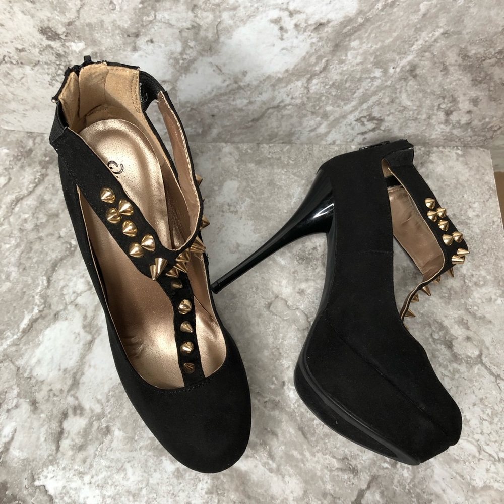 Qupid studded T strap platform